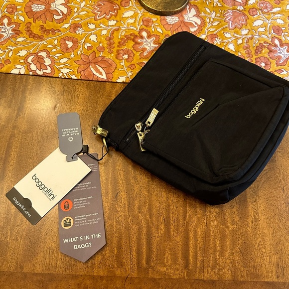 BAGGALLINI women’s Modern Pocket Crossbody - Picture 16 of 16